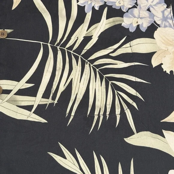 TOMMY BAHAMA Mens Hawaiian Shirt 100% Silk Short Sleeve Tropical Floral Size XXL - Picture 5 of 13